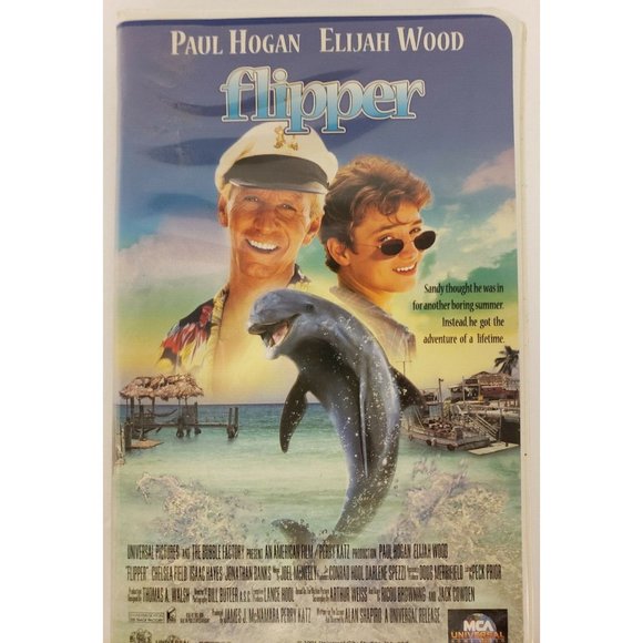 VHS Tape "Flipper" Paul Hogan, Elijah Wood 1996 PG - Picture 1 of 2